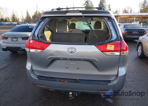 2013 Toyota Sienna Le V6 8 Passenger from USA, damaged, VIN 5TDKK3DC8DS385089